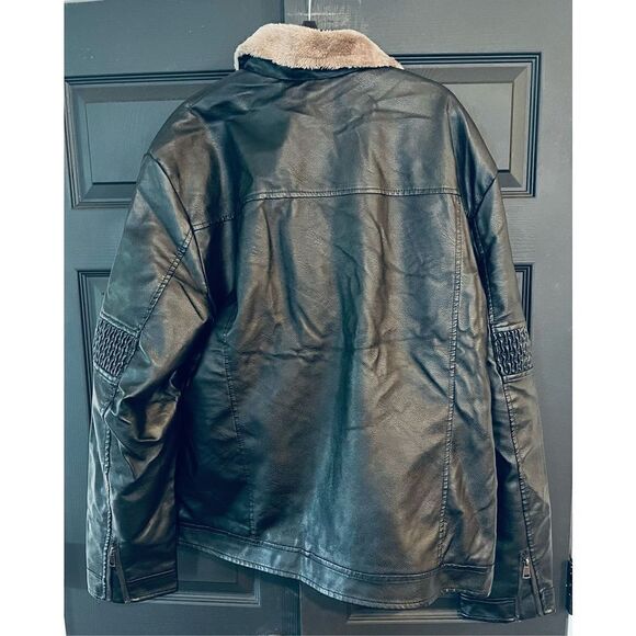 Neufigr Men's Faux Leather Jacket Winter Warm Faux Fur Lined Motorcycle Coat - Picture 3 of 8